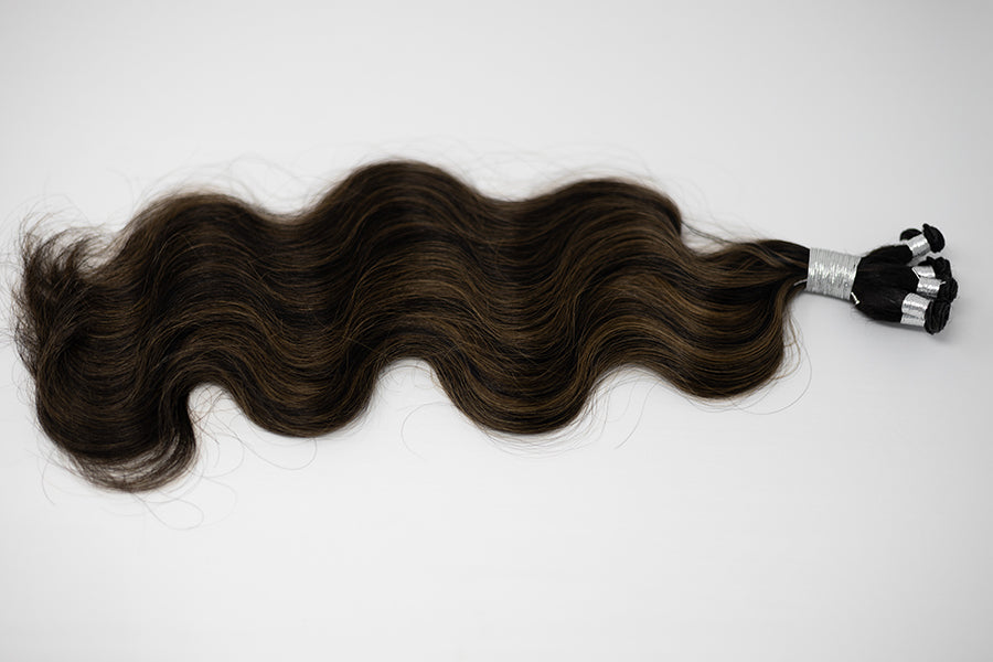 #R1B/D1B/5    |   WAVY: Hand-Tied Weft Extensions